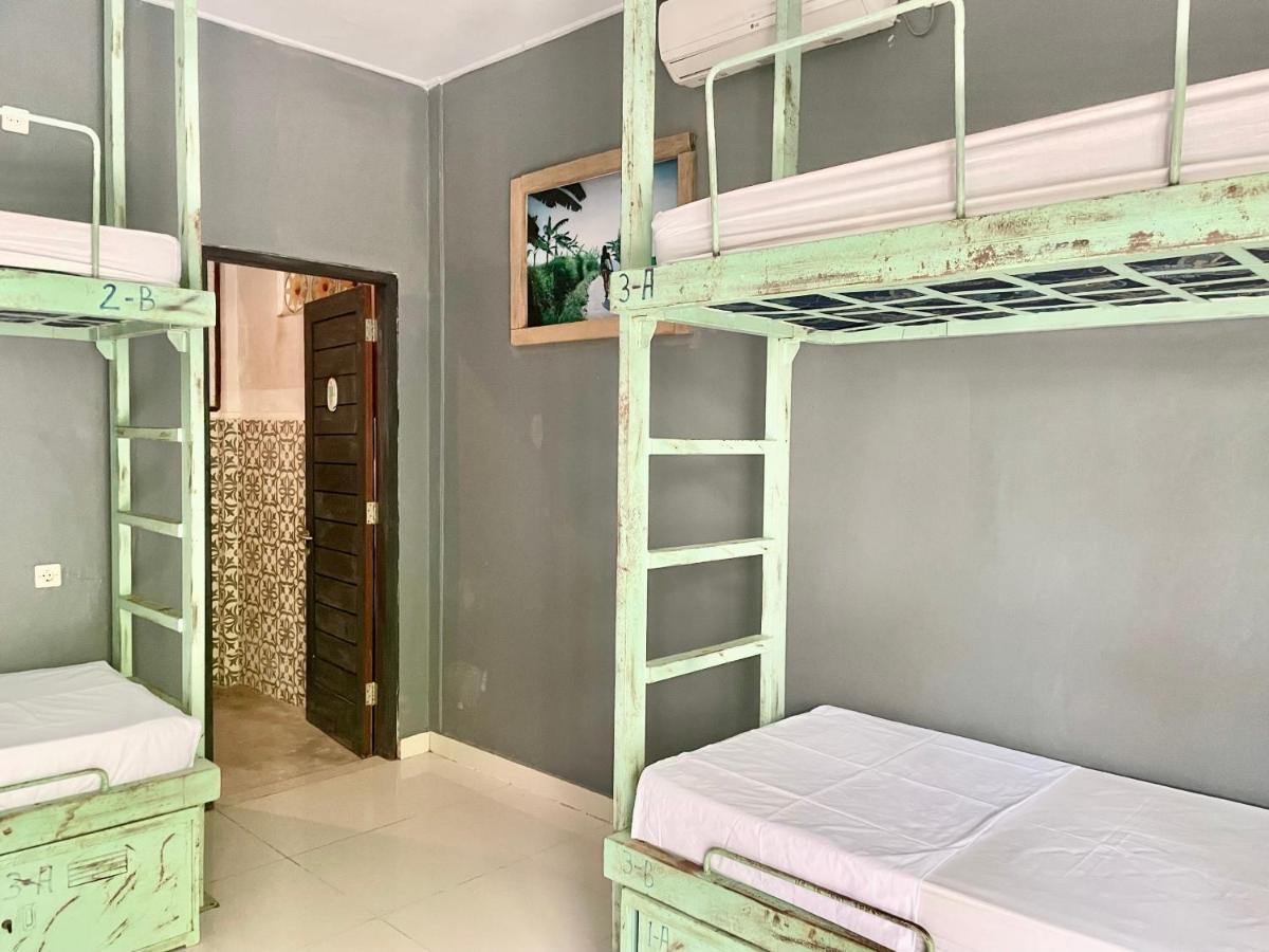 Surfers House Batu Bolong - Adults Only Hostel Canggu Buitenkant foto