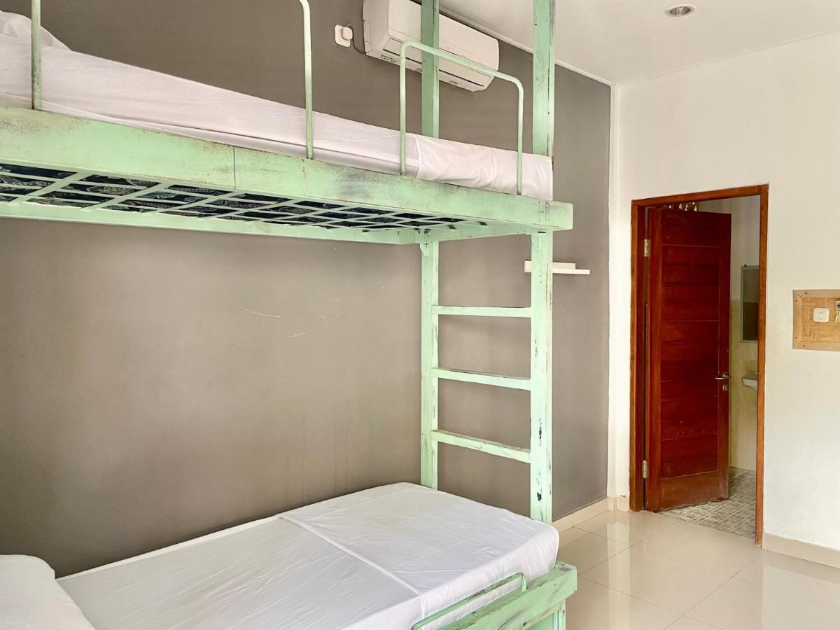 Surfers House Batu Bolong - Adults Only Hostel Canggu Buitenkant foto