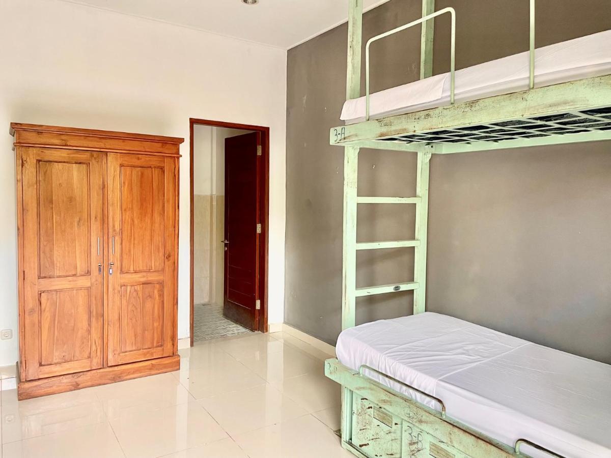 Surfers House Batu Bolong - Adults Only Hostel Canggu Buitenkant foto